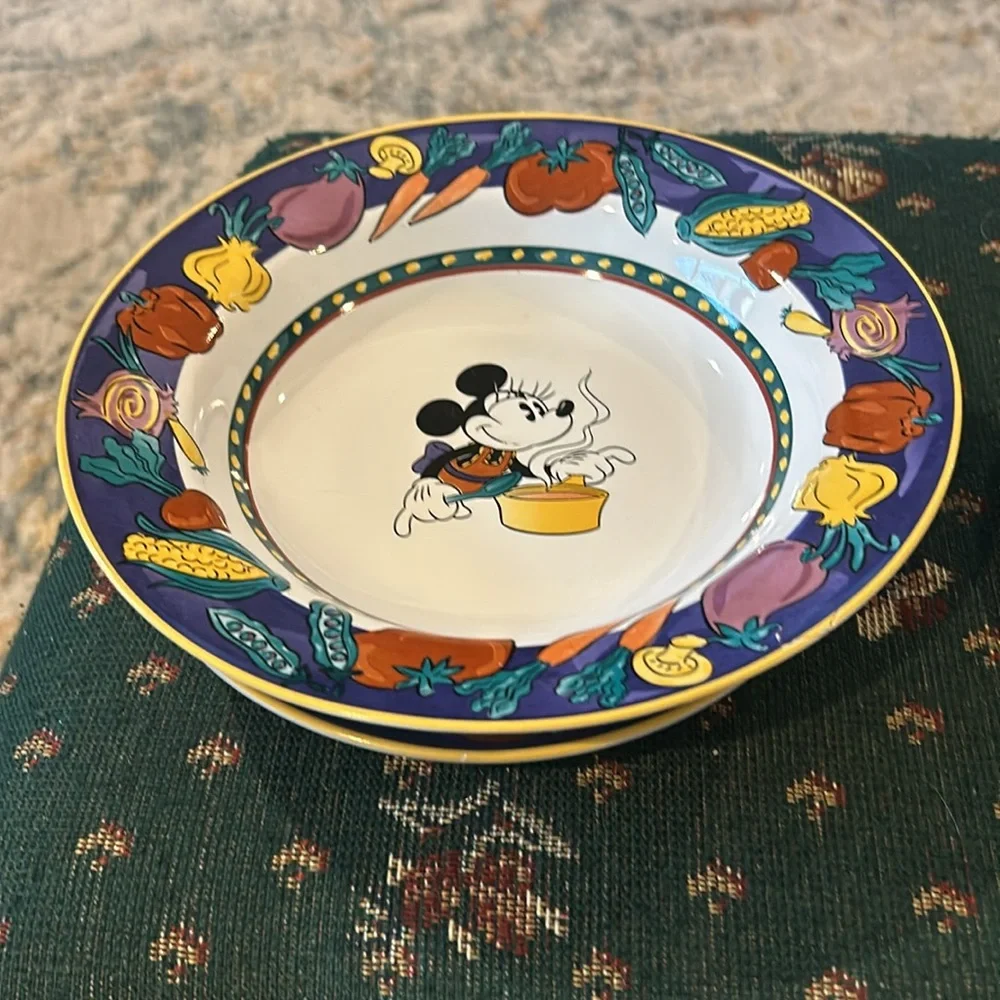 Vintage Minnie, mouse salad and soup plate with saucer in great shape themed - Picture 9 of 10
